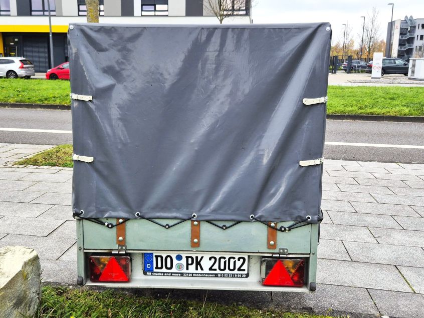 Planenanhänger 750kg mieten | Hinten | Anhängervermietung Klümper