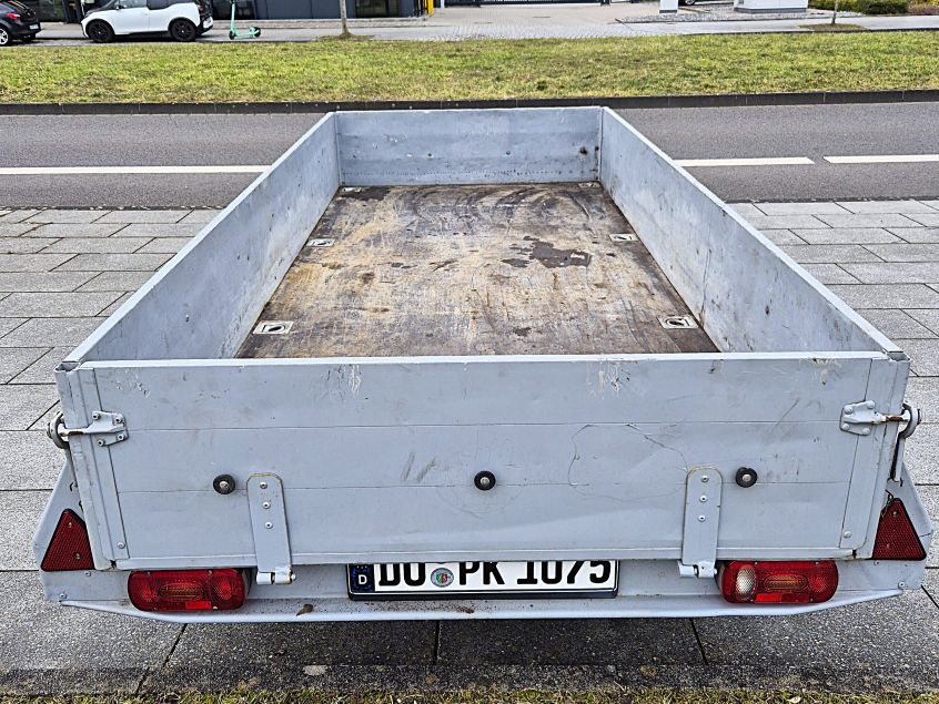 Offener Kastenanhänger 2000kg mieten | Hinten | Anhängervermietung Klümper